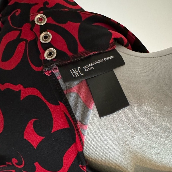 Beautiful Black and Red Dress - Picture 5 of 8